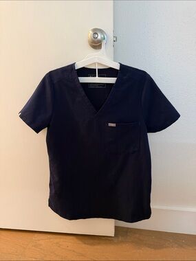 Figs Scrub Top